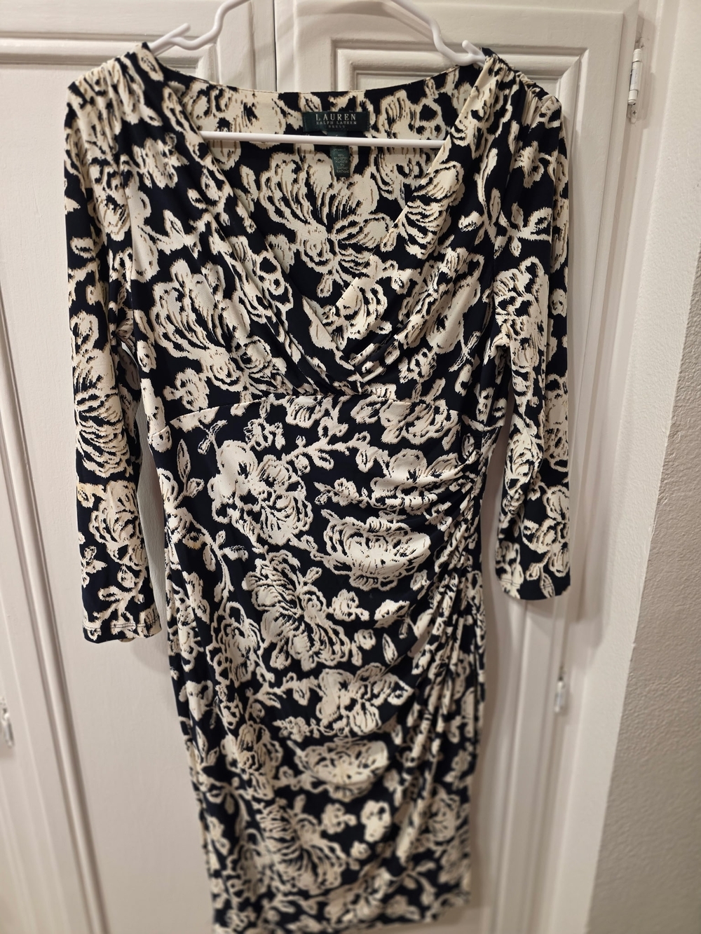 Lauren Ralph Lauren Women's Black & Cream Floral Ruched Jersey Dress ~ Size 6 - Picture 3 of 9
